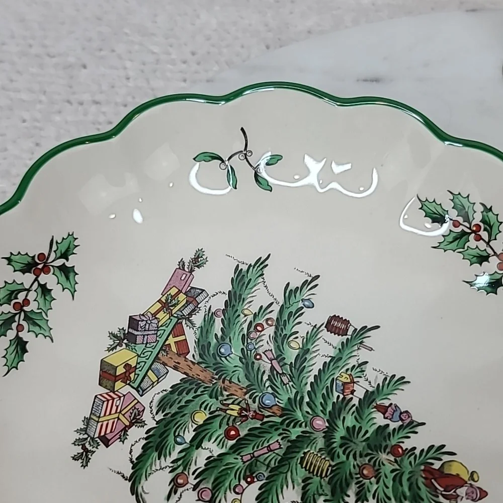 Spode Christmas Tree Vintage Collectible Small Round Scalloped/Fluted Platter